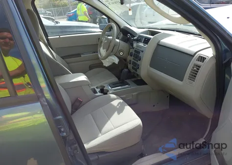 2010 Ford Escape Xlt from USA, damaged, VIN 1FMCU0D79AKB95770